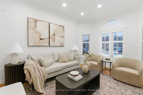 Photo 19 at 17 Walden Street, Middlefield, Markham