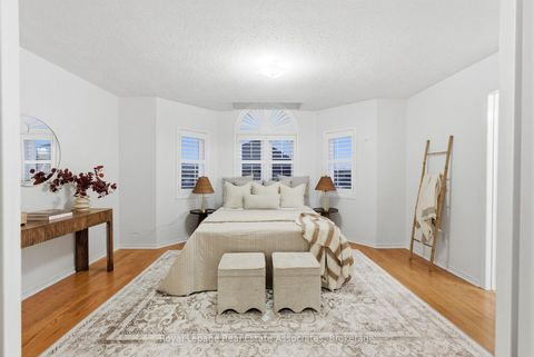 Photo 26 at 17 Walden Street, Middlefield, Markham