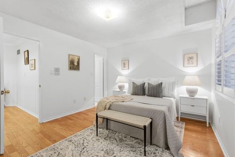 Photo 31 at 17 Walden Street, Middlefield, Markham