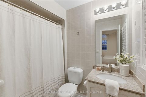 Photo 32 at 17 Walden Street, Middlefield, Markham