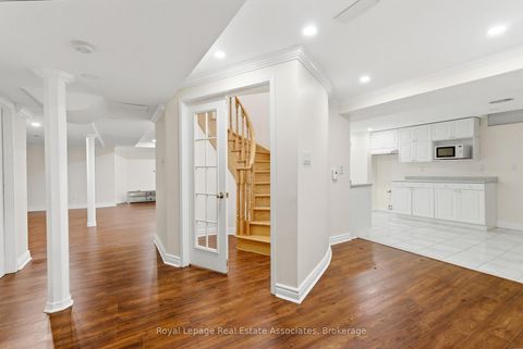 Photo 34 at 17 Walden Street, Middlefield, Markham