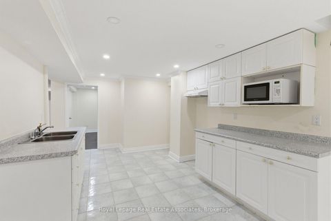 Photo 36 at 17 Walden Street, Middlefield, Markham