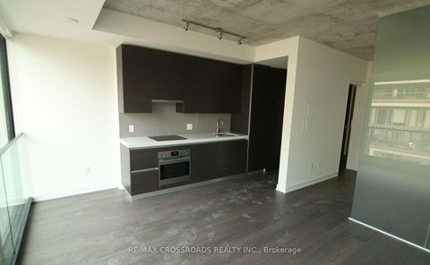 Photo 2 at 720 - 629 King Street W, Waterfront Communities C1, Toronto