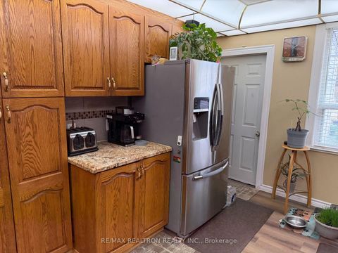 Photo 6 at 89 Emerson Avenue, Junction, Toronto