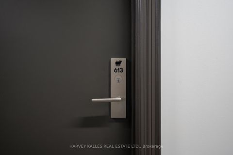 Photo 4 at 613 - 608 Richmond Street W, Waterfront Communities C1, Toronto