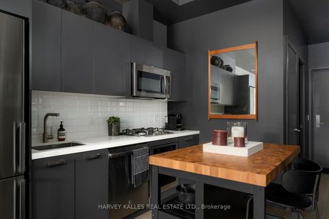 Photo 9 at 613 - 608 Richmond Street W, Waterfront Communities C1, Toronto