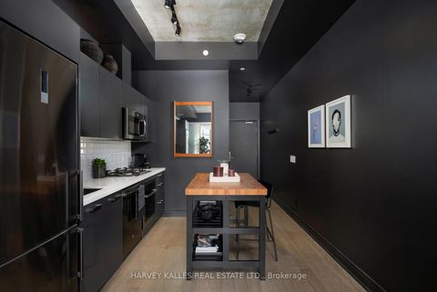 Photo 10 at 613 - 608 Richmond Street W, Waterfront Communities C1, Toronto