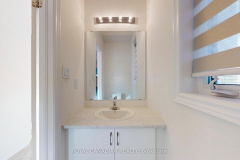 Photo 8 at 38 Rochester Drive, Rural Barrie Southeast, Barrie