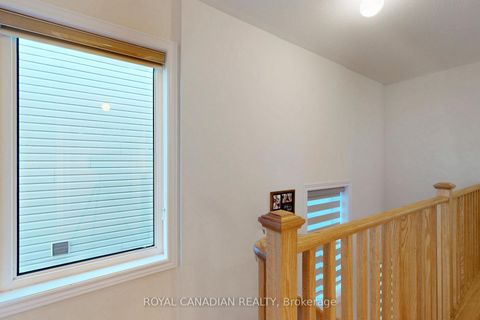 Photo 10 at 38 Rochester Drive, Rural Barrie Southeast, Barrie