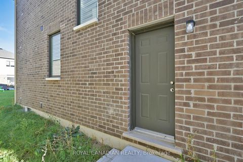 Photo 23 at 38 Rochester Drive, Rural Barrie Southeast, Barrie