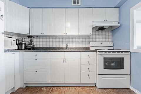 Photo 10 at 905 - 1360 York Mills Road, Donalda, Toronto