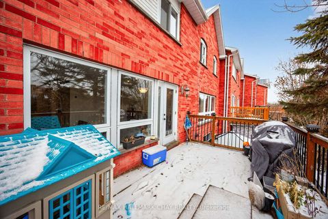 Photo 24 at 11 McKinnon Court, College Manor, Newmarket