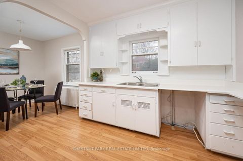 Photo 6 at 808 Millwood Road, Leaside, Toronto