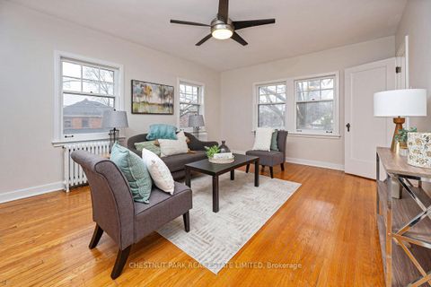 Photo 14 at 808 Millwood Road, Leaside, Toronto