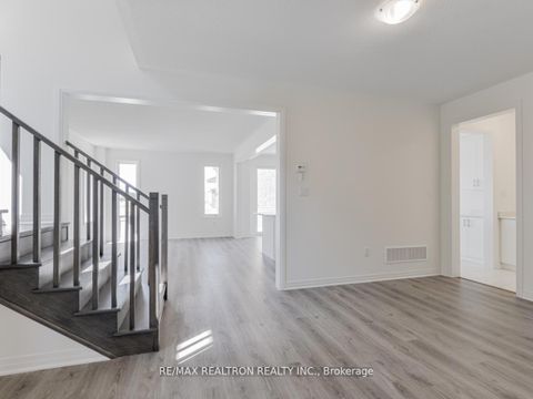 Photo 8 at 17 Shepherd Drive, Rural Barrie Southeast, Barrie