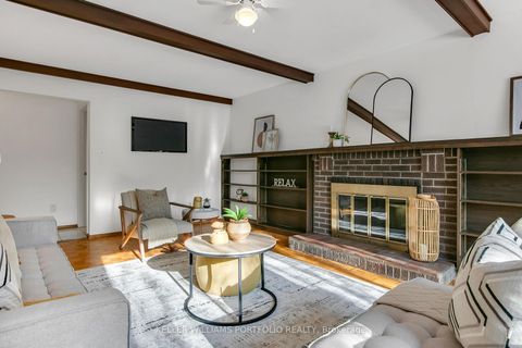 Photo 9 at 26 Deerbrook Trail, L'Amoreaux, Toronto