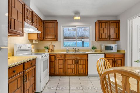 Photo 19 at 26 Deerbrook Trail, L'Amoreaux, Toronto