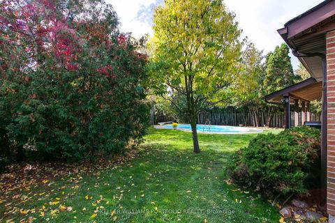 Photo 40 at 26 Deerbrook Trail, L'Amoreaux, Toronto