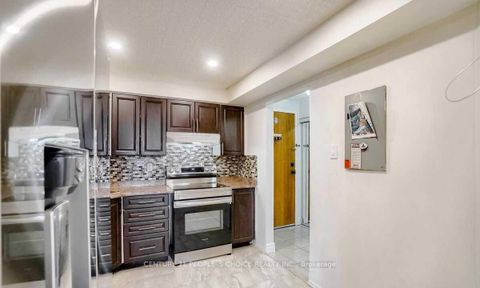 Photo 2 at 411 - 41 Markbrook Lane, Jamestown, Toronto