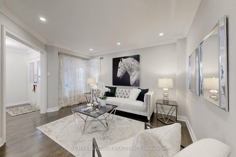 Photo 4 at 45 Newmill Crescent, Devonsleigh, Richmond Hill