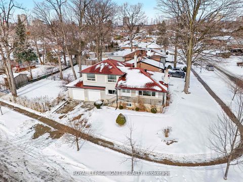 Photo 9 at 6 Brantley Crescent, York University Heights, Toronto