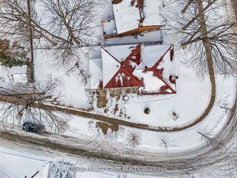 Photo 11 at 6 Brantley Crescent, York University Heights, Toronto