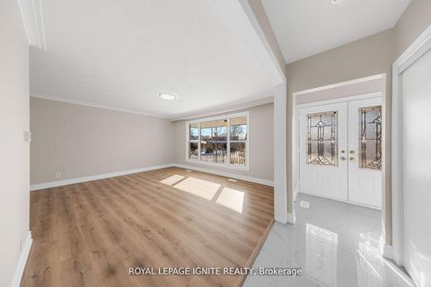 Photo 15 at 6 Brantley Crescent, York University Heights, Toronto