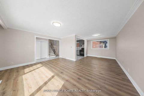 Photo 16 at 6 Brantley Crescent, York University Heights, Toronto