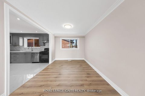 Photo 17 at 6 Brantley Crescent, York University Heights, Toronto
