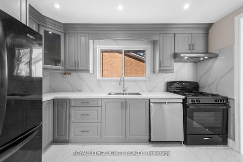 Photo 20 at 6 Brantley Crescent, York University Heights, Toronto