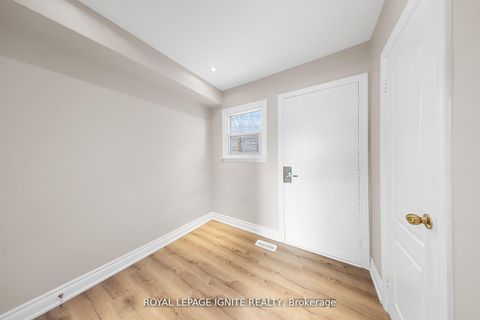 Photo 30 at 6 Brantley Crescent, York University Heights, Toronto