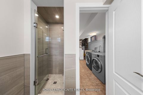 Photo 38 at 6 Brantley Crescent, York University Heights, Toronto