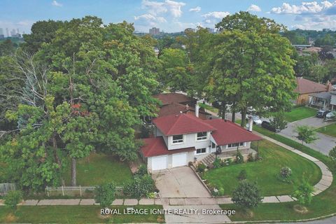 Photo 39 at 6 Brantley Crescent, York University Heights, Toronto