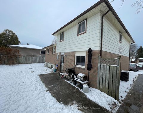 Photo 1 at 30 Thorncrest Road, Allandale Heights, Barrie