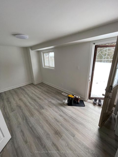 Photo 2 at 30 Thorncrest Road, Allandale Heights, Barrie