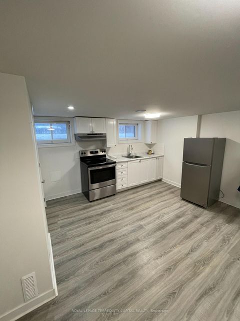 Photo 5 at 30 Thorncrest Road, Allandale Heights, Barrie