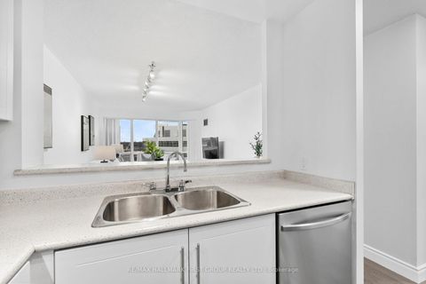 Photo 3 at 712 - 11 Lee Centre Drive, Woburn, Toronto