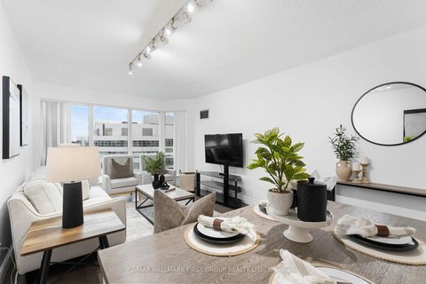 Photo 5 at 712 - 11 Lee Centre Drive, Woburn, Toronto