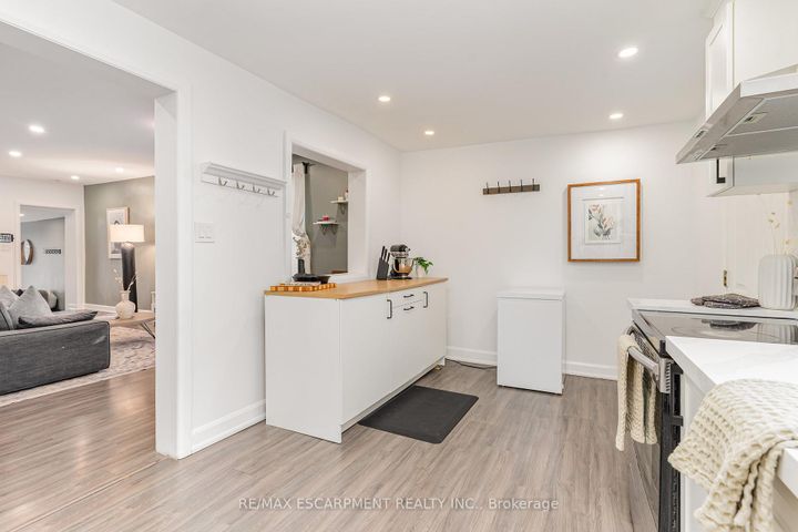 Photo 6 at 4 Robins Avenue, Crown Point, Hamilton