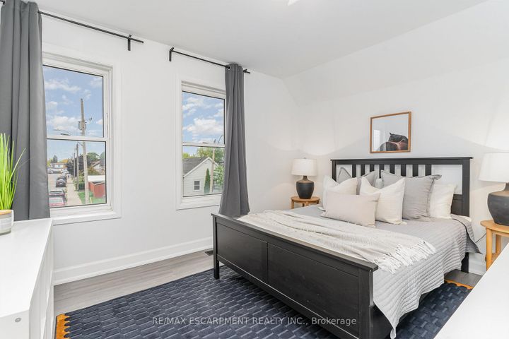 Photo 15 at 4 Robins Avenue, Crown Point, Hamilton