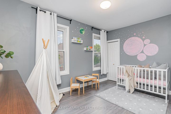 Photo 17 at 4 Robins Avenue, Crown Point, Hamilton