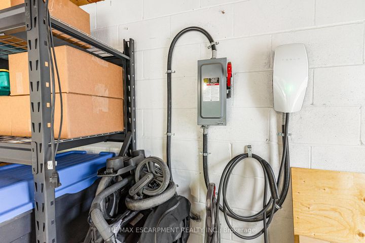 Photo 21 at 4 Robins Avenue, Crown Point, Hamilton