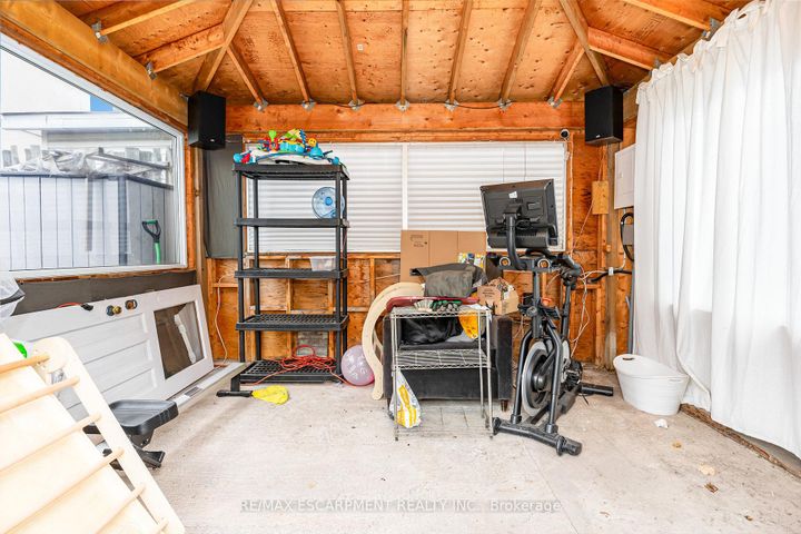 Photo 22 at 4 Robins Avenue, Crown Point, Hamilton