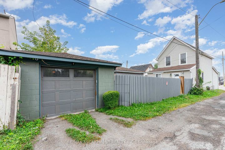 Photo 23 at 4 Robins Avenue, Crown Point, Hamilton