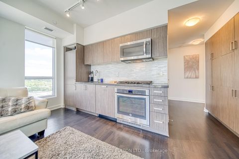 Photo 10 at 1211 - 501 St. Clair Avenue W, Casa Loma, Toronto