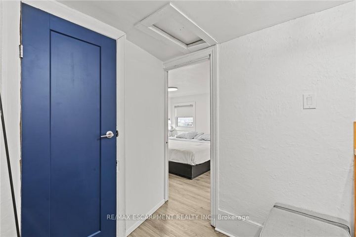 Photo 18 at 199 BARTON Street W, Central, Hamilton