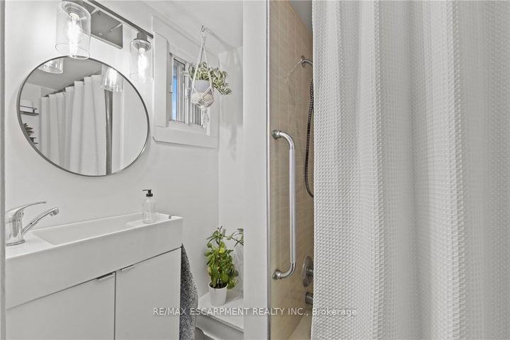 Photo 21 at 199 BARTON Street W, Central, Hamilton