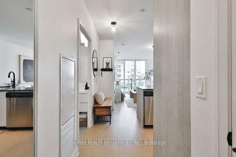 Photo 2 at 306 - 9 Valhalla Inn Road, City Centre West, Toronto