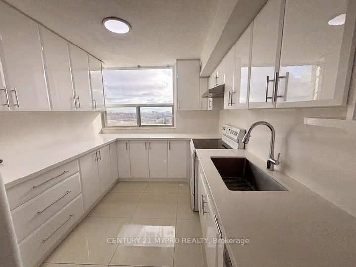 Photo 7 at 1001 - 355 Rathburn Road E, Rathwood, Mississauga