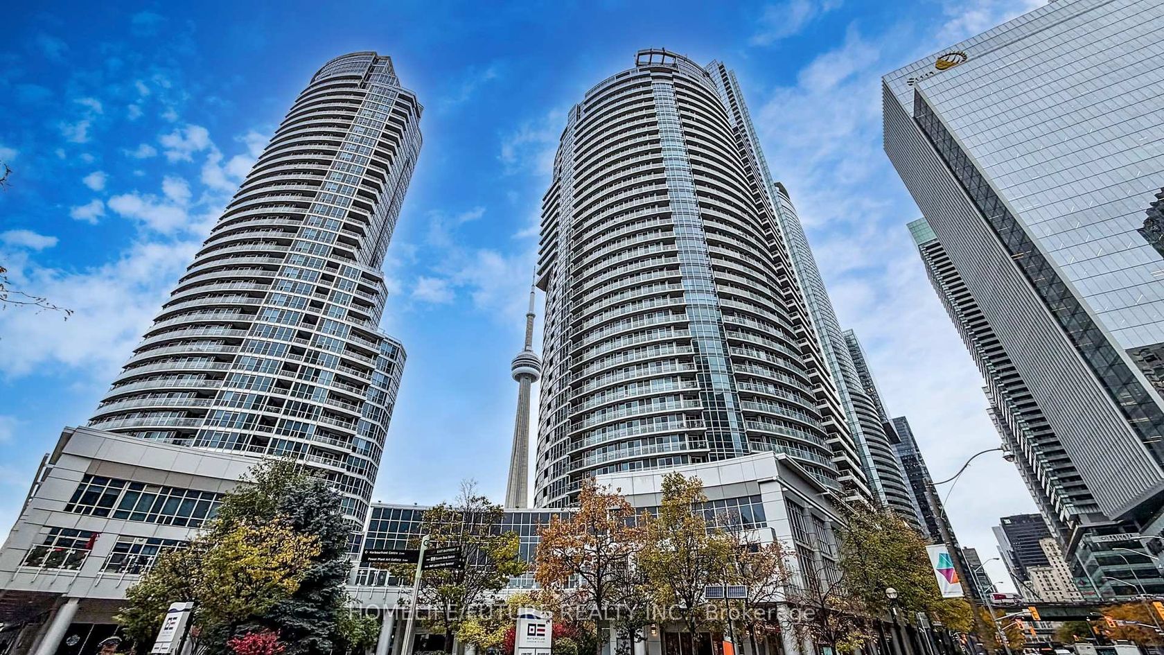 1906 - 8 York Street, Waterfront Communities C1, Toronto 